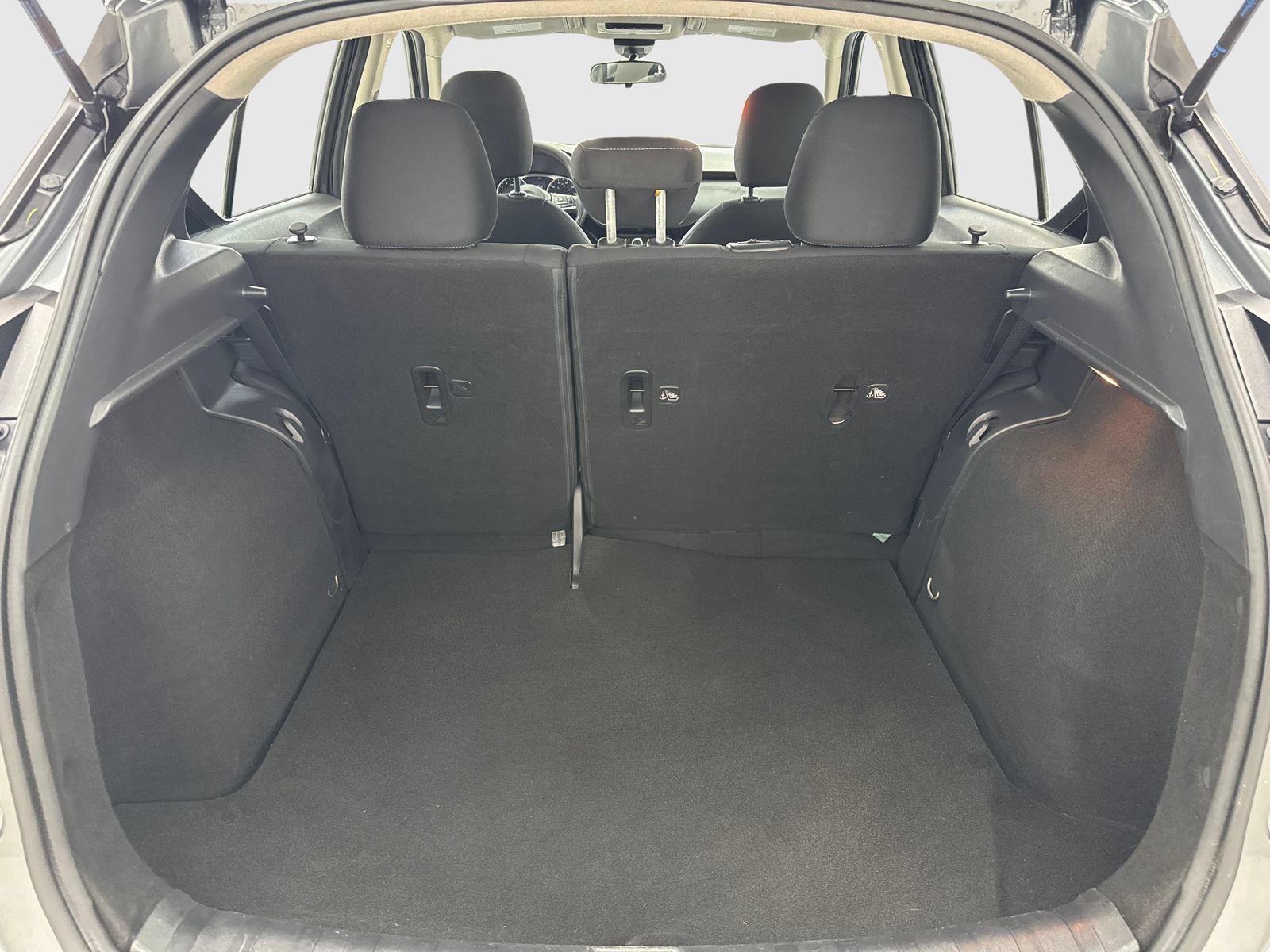 Used 2022 Nissan Kicks S FWD image 46