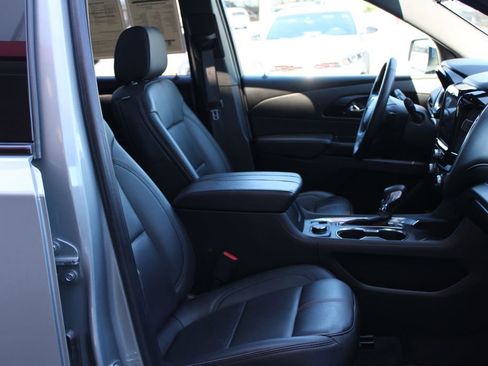 Used 2023 Chevrolet Traverse RS AWD/4WD image 43