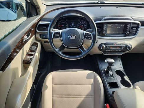 Used 2020 Kia Sorento S image 7