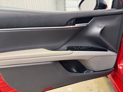 Used 2020 Toyota Camry SE w/ Convenience Package image 8