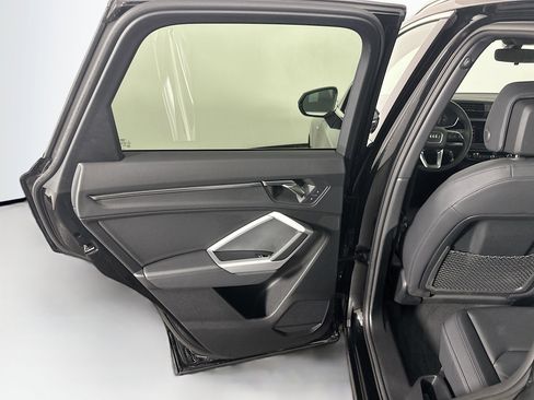 Used 2025 Audi Q3 2.0T Premium image 24