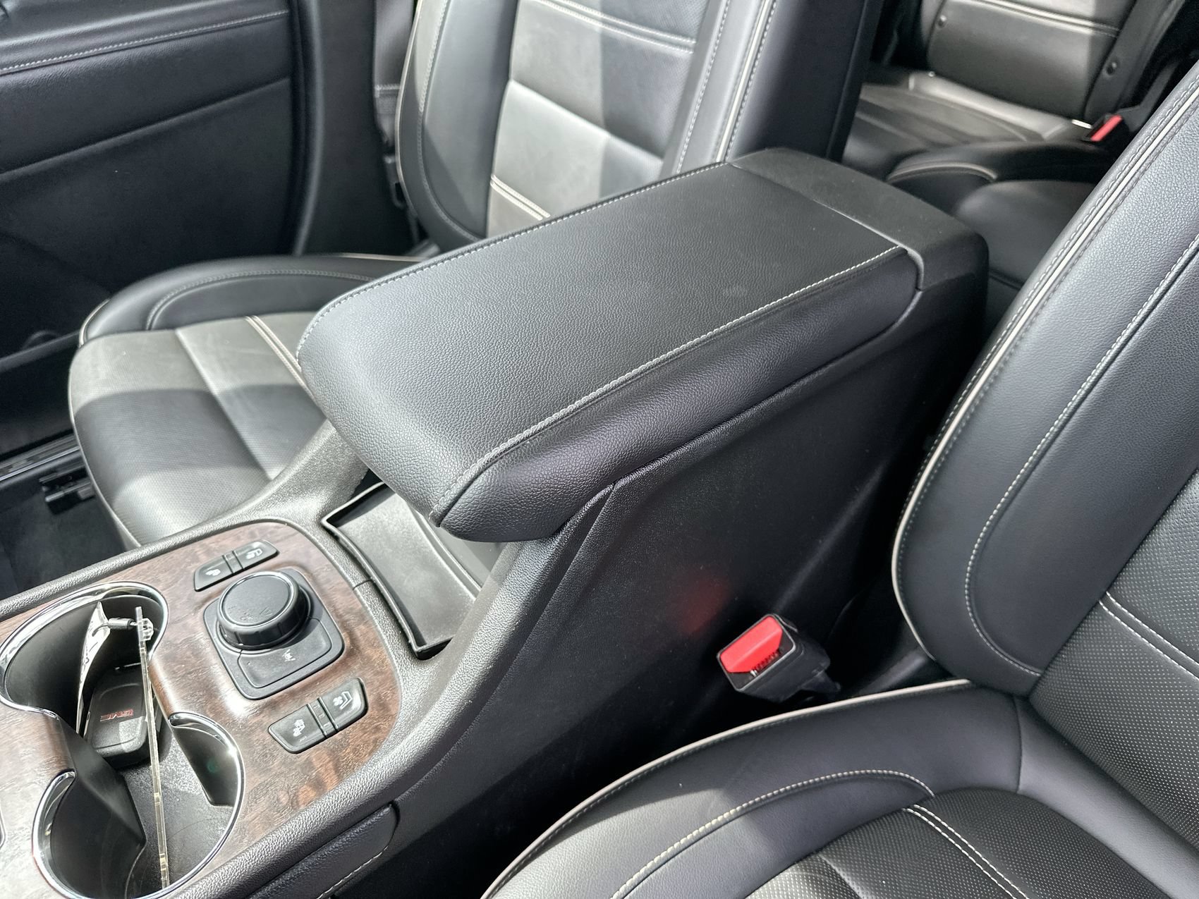 Used 2023 GMC Acadia Denali FWD image 22