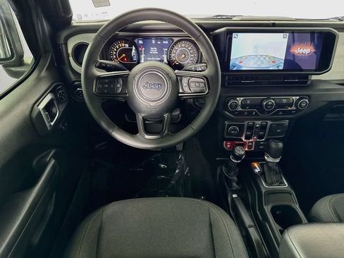 Used 2024 Jeep Gladiator Sport AWD/4WD image 34