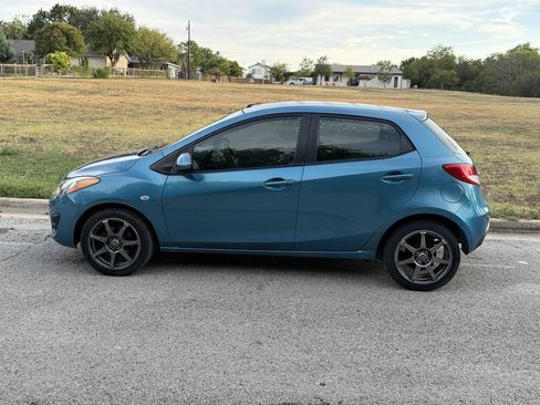 Used 2011 MAZDA MAZDA2 Sport FWD image 1