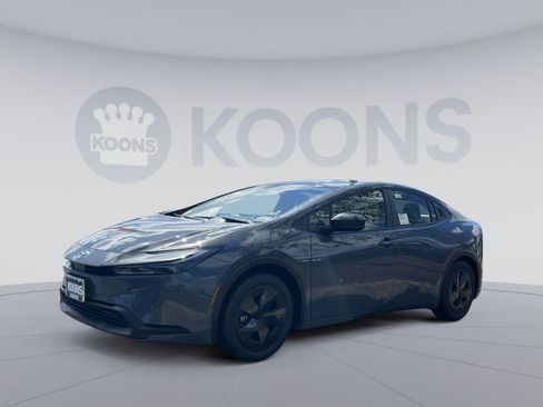 New 2026 Toyota Prius LE image 1