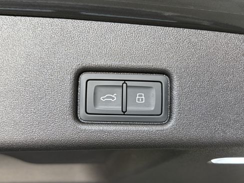 Used 2025 Audi Q5 Premium AWD/4WD image 15