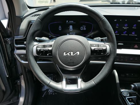 Used 2025 Kia Sportage EX AWD/4WD image 14