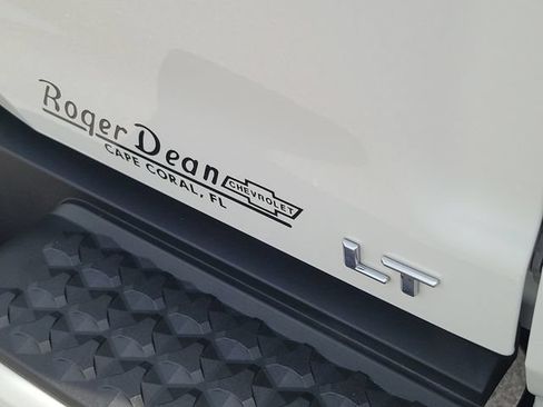 Used 2024 Chevrolet Colorado LT RWD image 5