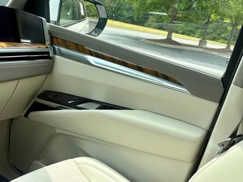 Certified 2025 Cadillac Escalade Sport Platinum AWD/4WD image 26