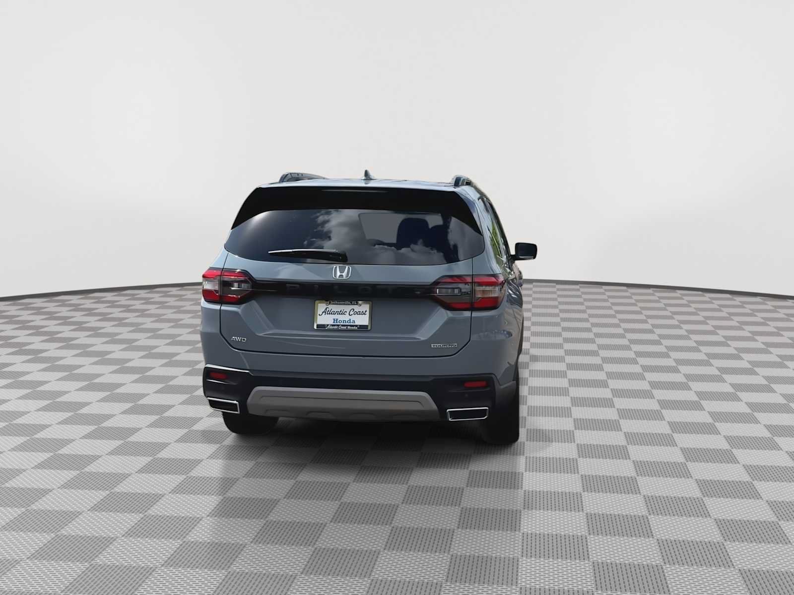 Certified 2024 Honda Pilot Touring image 7