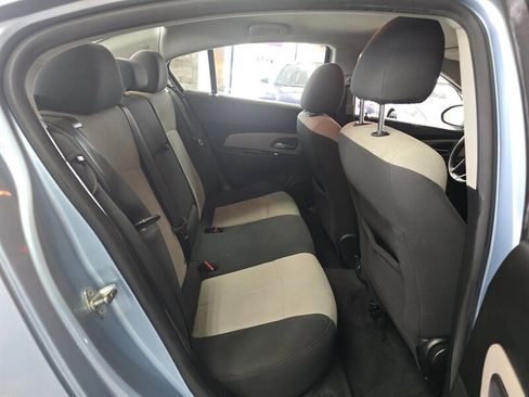 Used 2011 Chevrolet Cruze LS image 15
