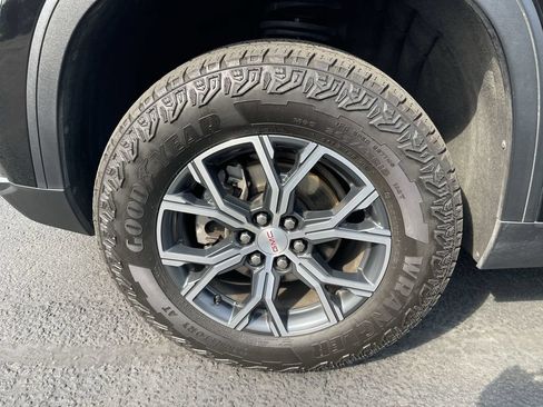 Certified 2024 GMC Acadia AT4 w/ Luxury Package AWD/4WD image 33