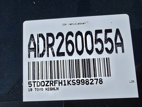 Used 2019 Toyota Highlander Limited image 11