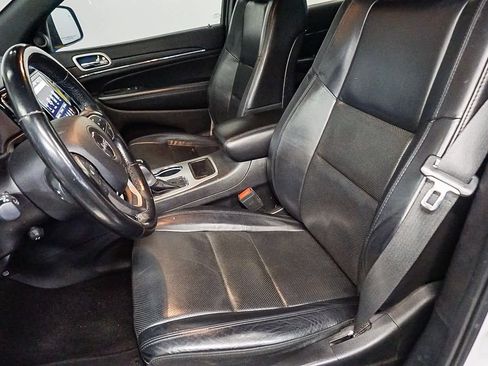 Used 2020 Jeep Grand Cherokee Limited w/ Luxury Group II image 18