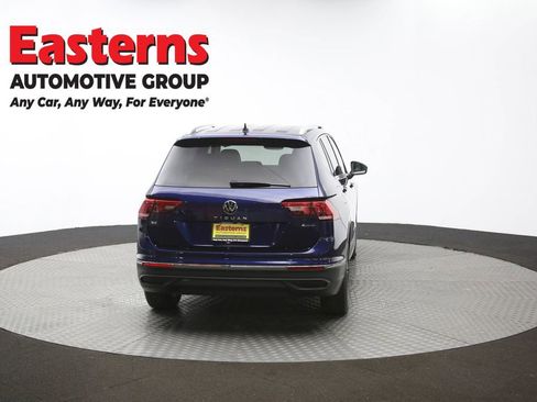 Used 2022 Volkswagen Tiguan SE image 36