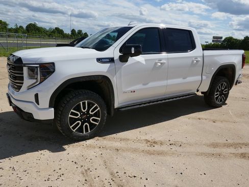 New 2026 GMC Sierra 1500 AT4 w/ AT4 Premium Package AWD/4WD image 11