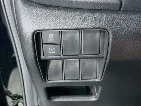 Used 2019 Honda CR-V LX image 10
