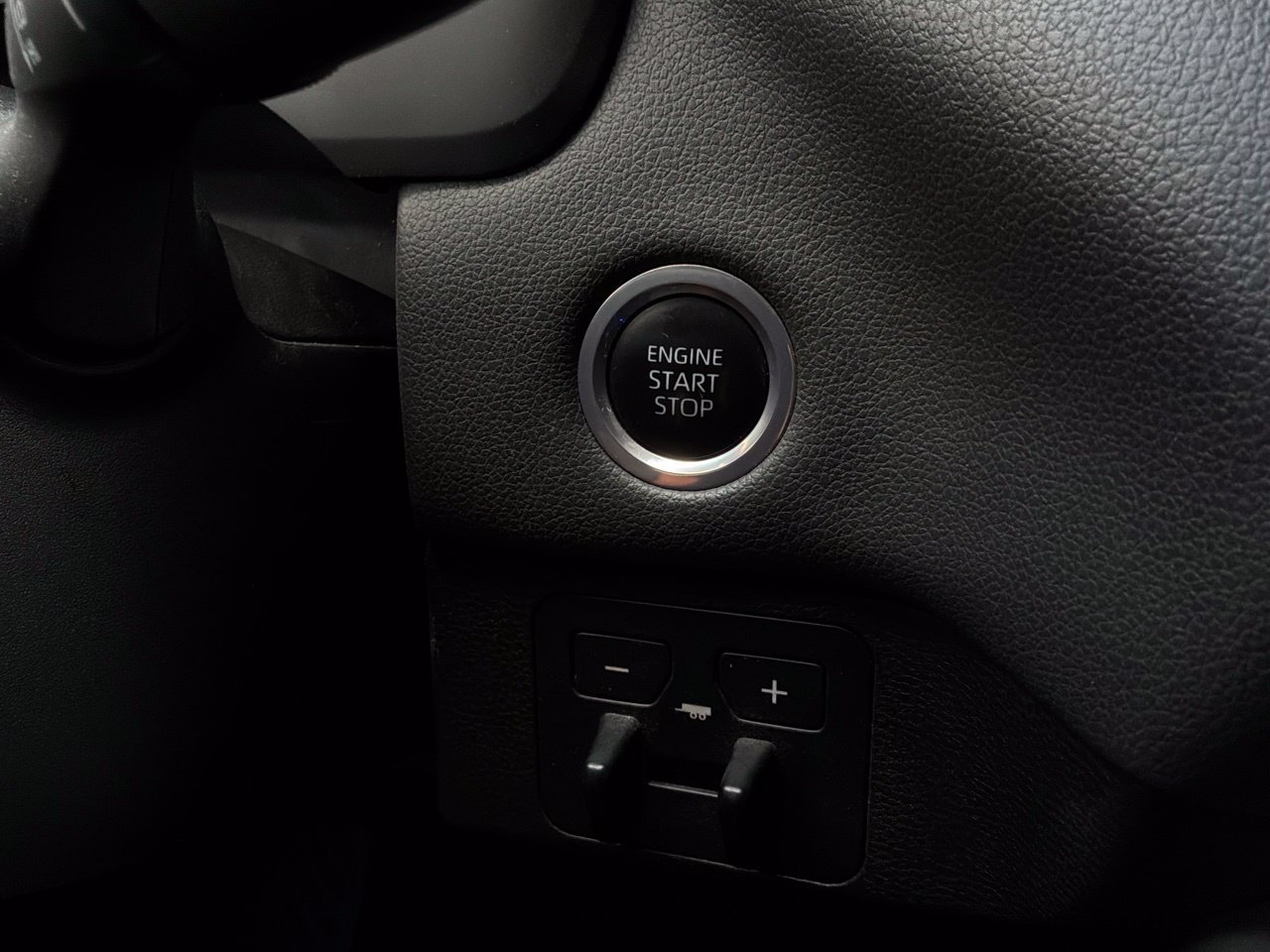 Used 2023 Toyota Tundra Limited AWD/4WD image 32
