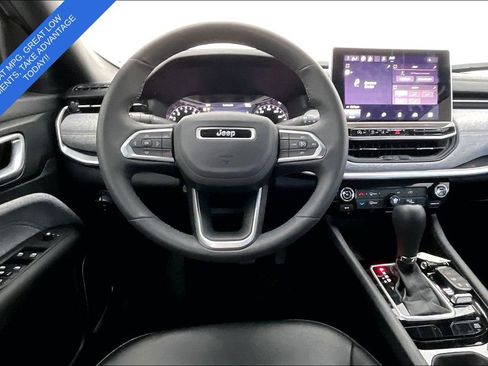 Used 2024 Jeep Compass Latitude image 8
