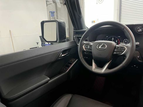 Used 2024 Lexus GX 550 AWD/4WD image 15