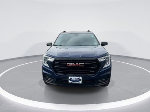 Used 2023 GMC Terrain SLE w/ Driver Convenience Package image 3