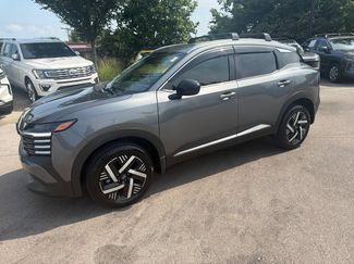 Used 2026 Nissan Kicks SV w/ SV Premium Package FWD video 3