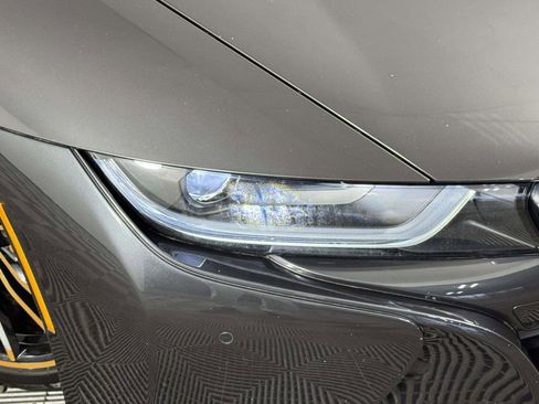 Used 2020 BMW i8 Coupe image 14