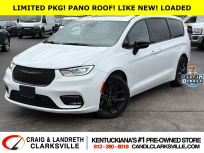 Used 2025 Chrysler Pacifica Limited