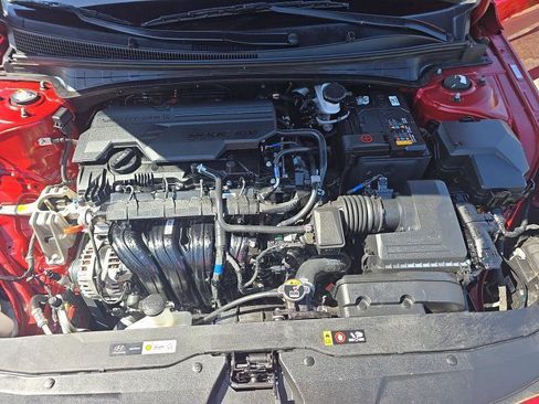 Used 2023 Hyundai Elantra Limited FWD image 11
