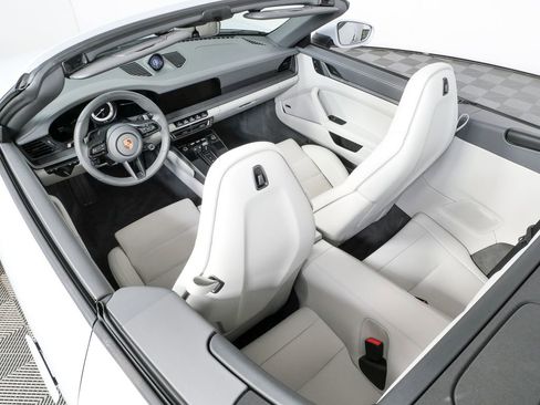 Used 2024 Porsche 911 Carrera 4S image 36