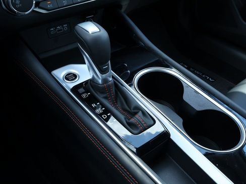 New 2025 Nissan Altima 2.5 SR image 13
