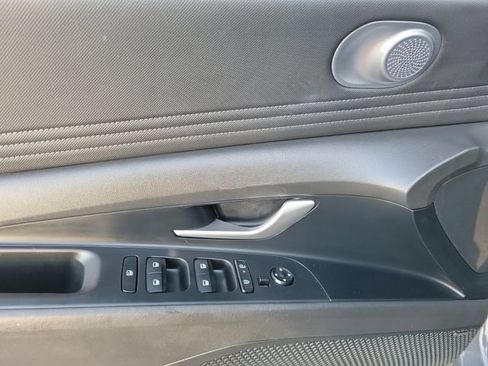 Used 2024 Hyundai Elantra Limited FWD image 12
