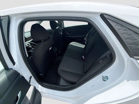 New 2026 Hyundai Elantra SE FWD image 17