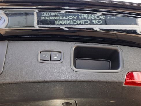 Used 2023 Porsche Macan S image 11