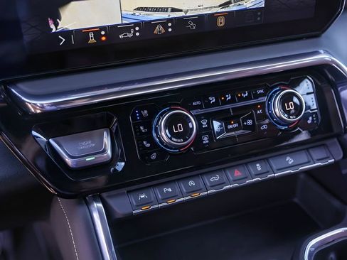 Used 2025 GMC Sierra 1500 Denali Ultimate image 18