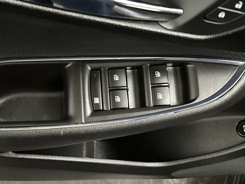 Used 2016 Chevrolet Cruze LT FWD image 17