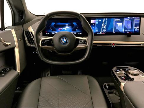 Certified 2022 BMW iX xDrive50 w/ Sport Package image 4
