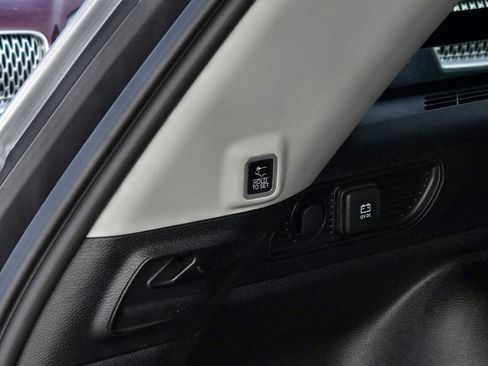 Used 2024 Jeep Grand Cherokee Limited w/ Black Appearance Package image 13