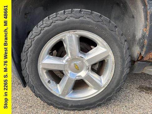 Used 2013 Chevrolet Avalanche LT AWD/4WD image 9