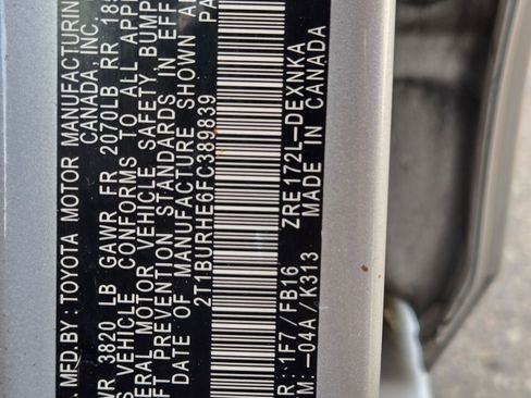 Used 2015 Toyota Corolla LE image 16