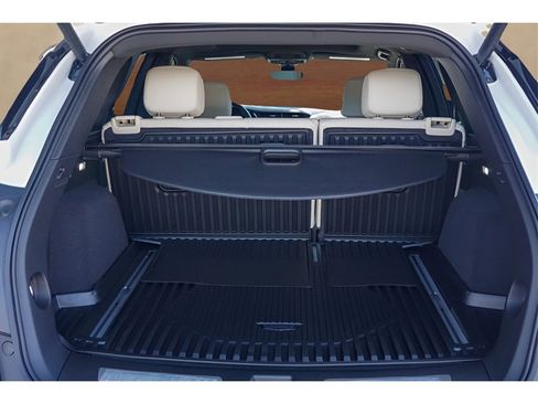 New 2026 Cadillac XT5 Sportv w/ LPO, Floor Liner Package image 29