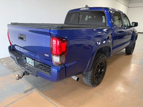 Used 2022 Toyota Tacoma SR5 AWD/4WD image 7