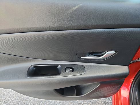 Used 2021 Hyundai Elantra SEL w/ Cargo Package image 27