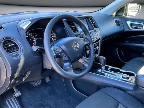 Used 2020 Nissan Pathfinder S image 16