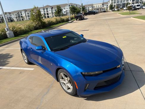 Used 2017 Chevrolet Camaro LT RWD image 2