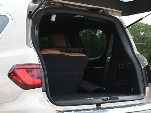 Used 2021 INFINITI QX80 Sensory w/ All-Season Package RWD image 21