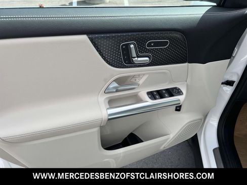 Used 2025 Mercedes-Benz GLA 250 4MATIC image 15