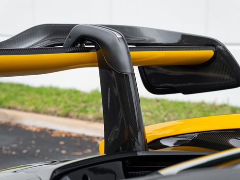 Used 2019 McLaren Senna image 30