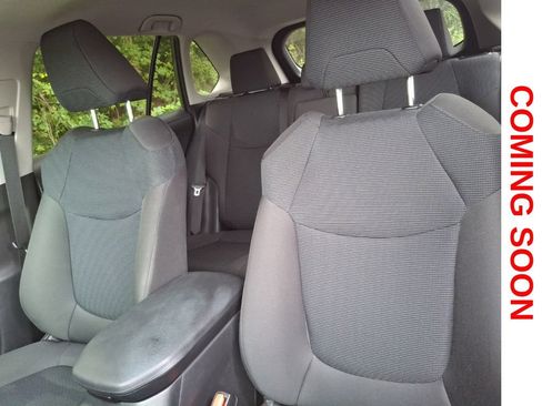 Used 2023 Toyota RAV4 LE AWD/4WD image 12