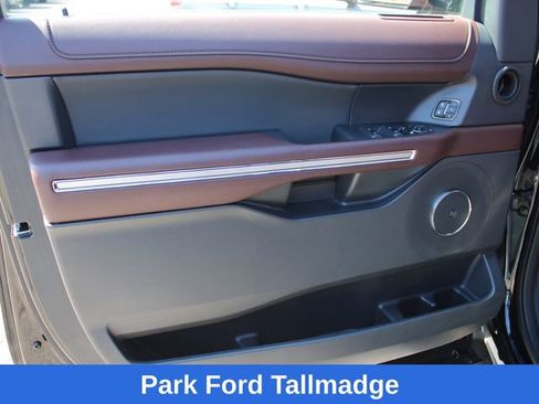Used 2023 Ford Expedition Max Limited AWD/4WD image 11